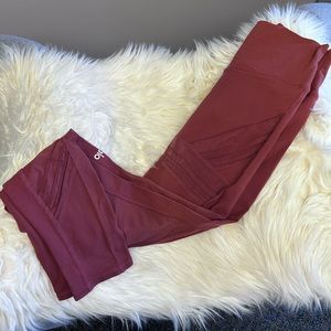 Alo high waisted Moto legging in Med rose quarts